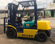 Xe Nâng TCM Là Gì? Công Dụng Và Ứng Dụng Phổ Biến Trong Kho Xưởng
