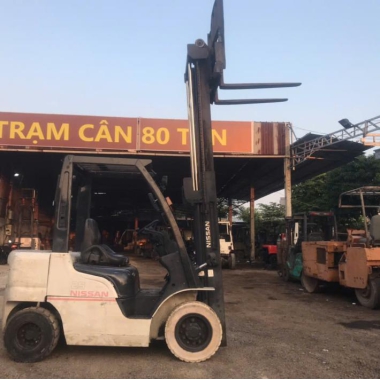 Xe nâng Nissan 2 tấn 5