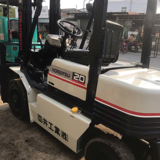 Xe nâng hiệu Komatsu