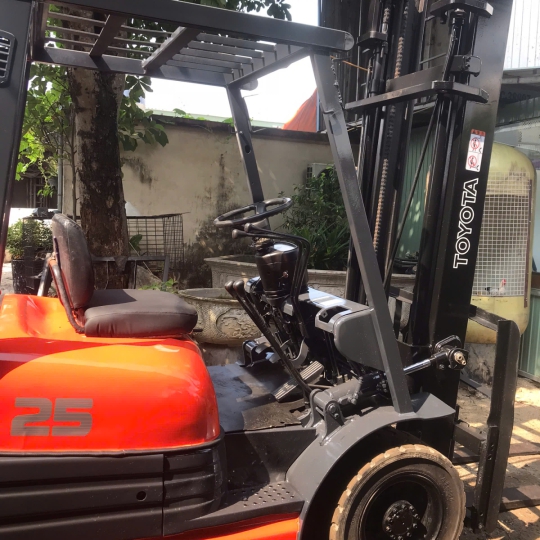 Xe nâng hiệu Toyota