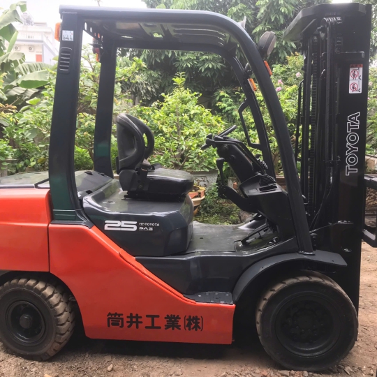 Xe nâng hiệu Toyota