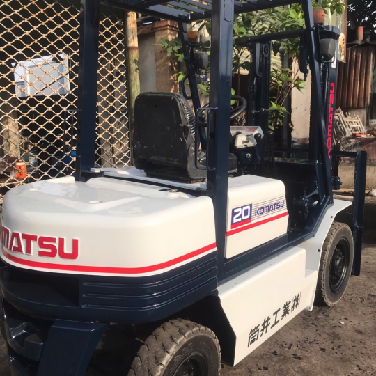 Xe nâng hiệu Komatsu