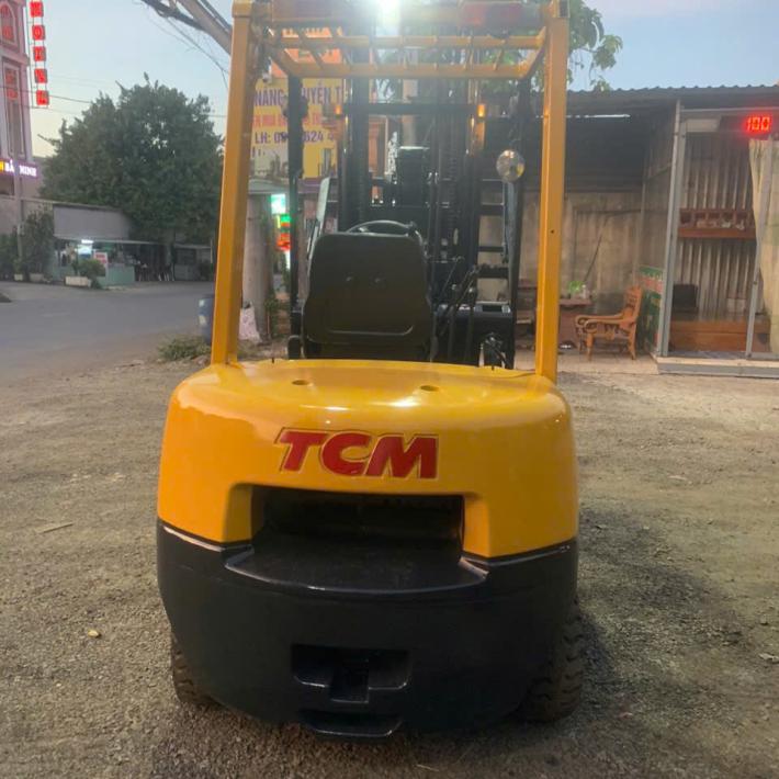 Xe nâng TCM 2.5 tấn – Máy dầu