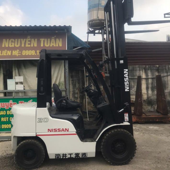 Xe nâng Nissan 2 tấn 