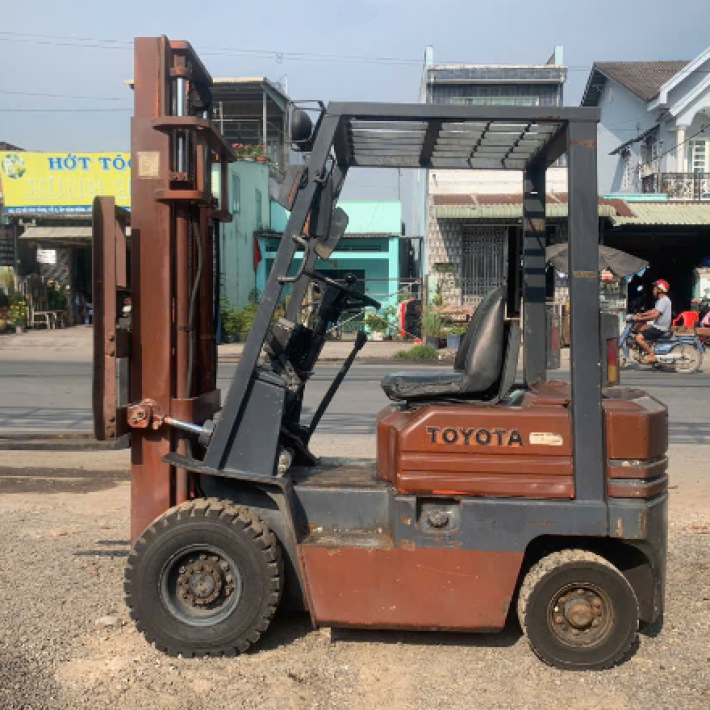 Xe nâng Toyota 1.5 tấn