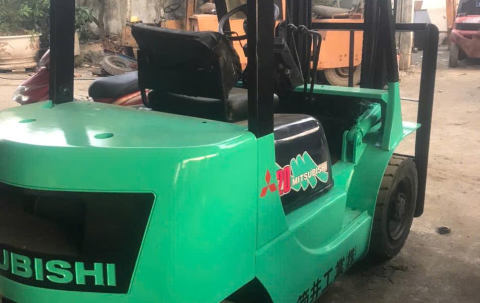 Xe nâng Mitsubishi 2 tấn - máy dầu
