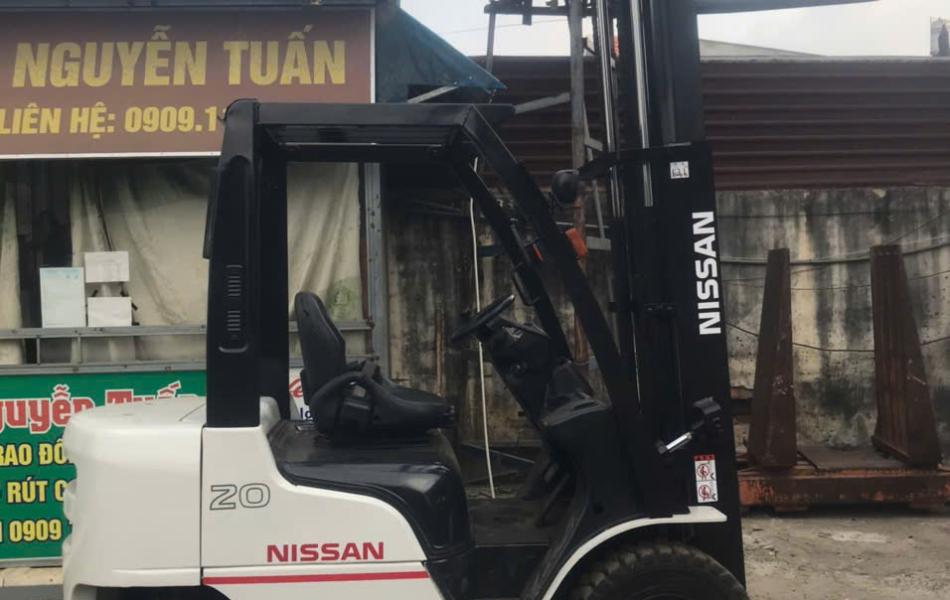 Xe nâng Nissan 2 tấn 