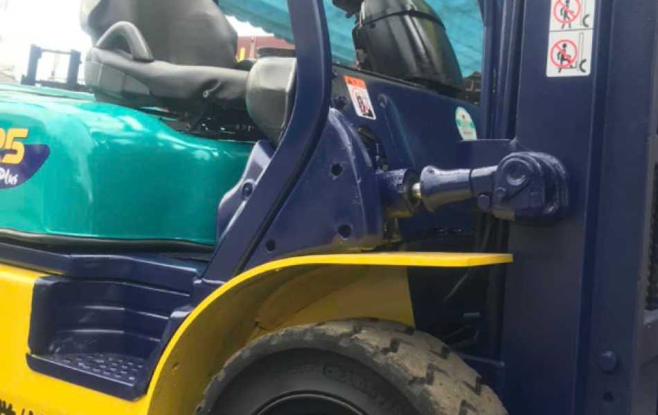 Xe Nâng Komatsu 2 Tấn 5