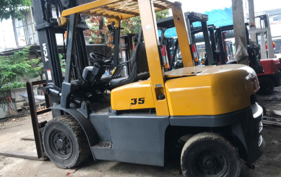 Xe nâng TCM 3 Tấn 5