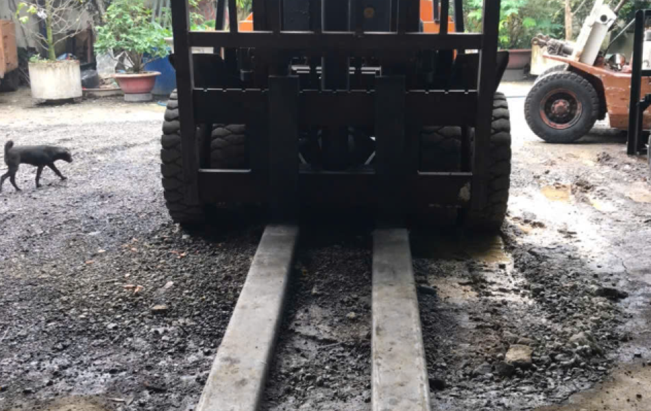 Xe nâng TCM 6 tấn