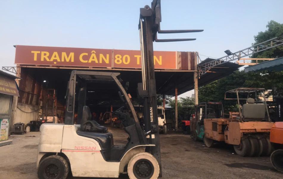 Xe nâng Nissan 2 tấn 5