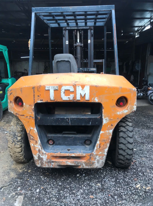xe nâng tcm 