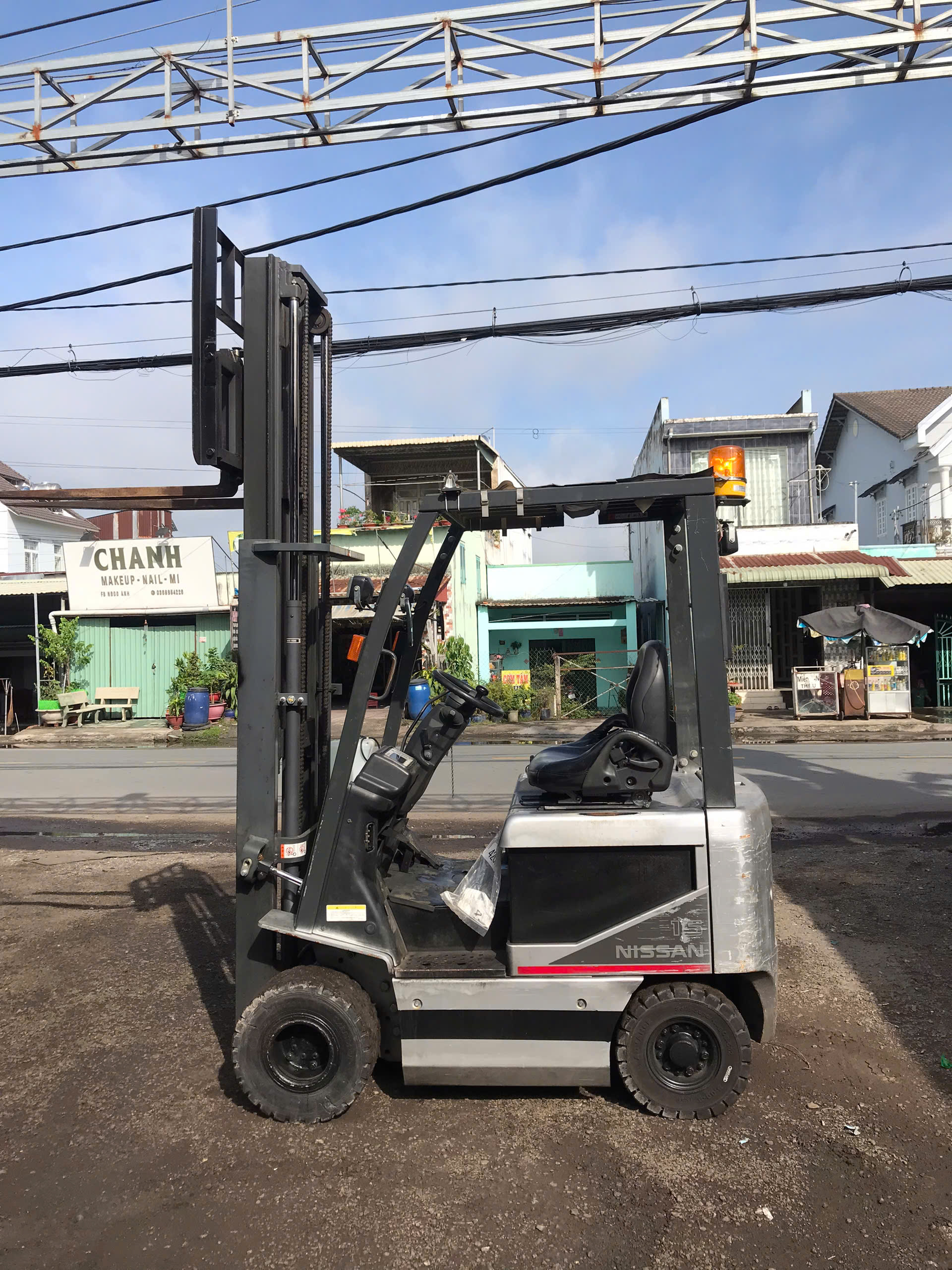 xe nâng điện