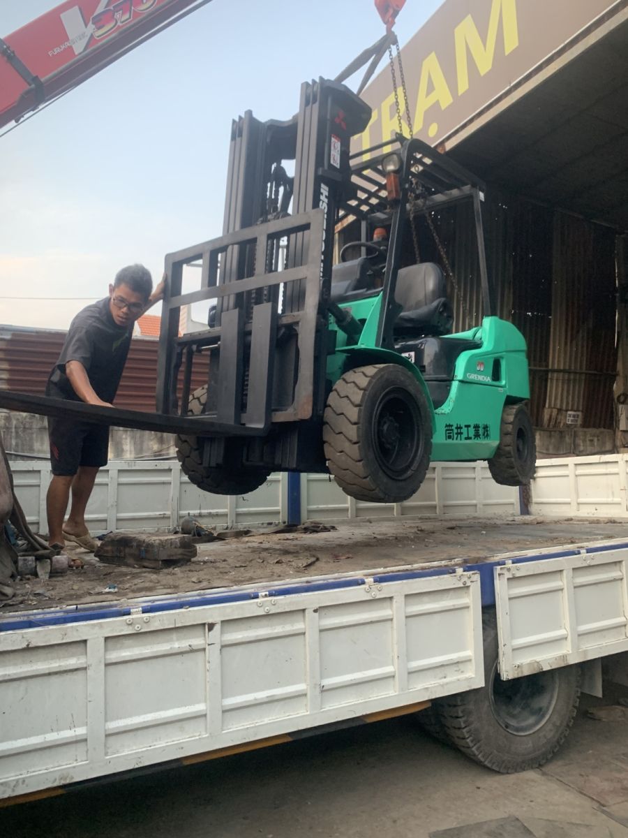 xe nâng điện