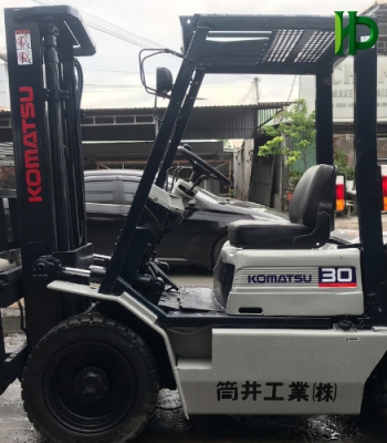 Xe nâng hiệu Komatsu