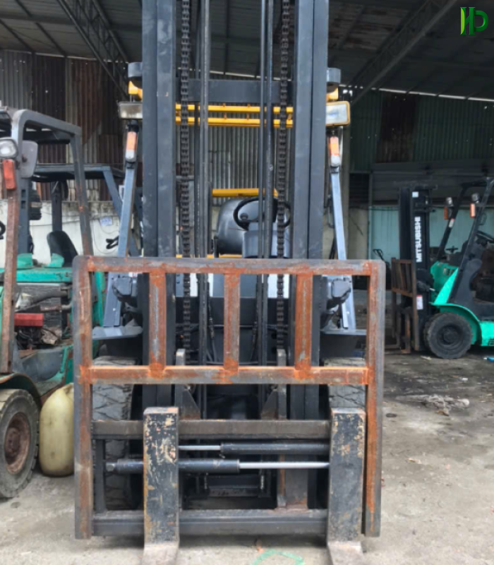 Xe nâng TCM 3 Tấn 5